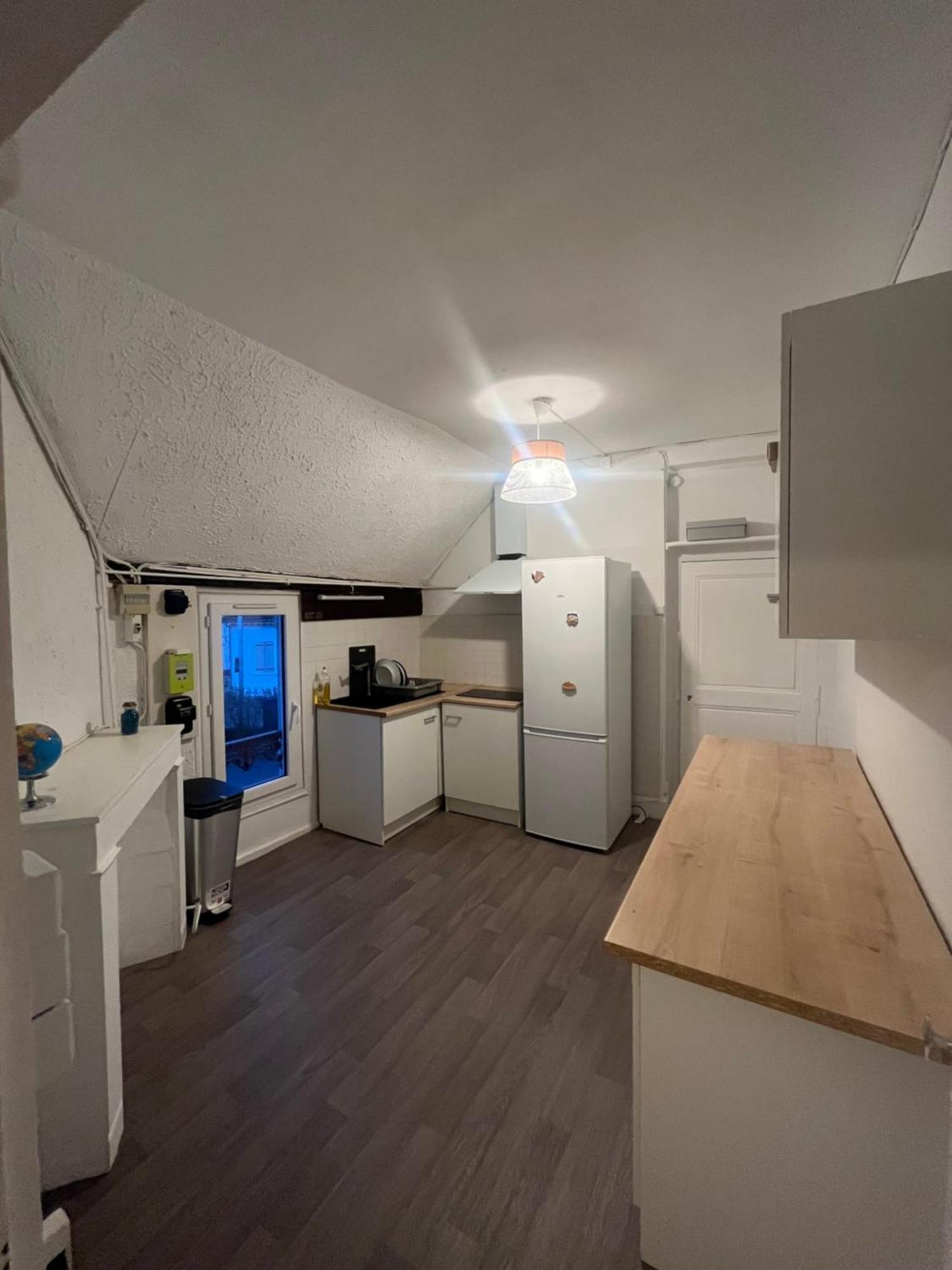 Appartement + Parking Prive Sainte-Savine Exteriör bild